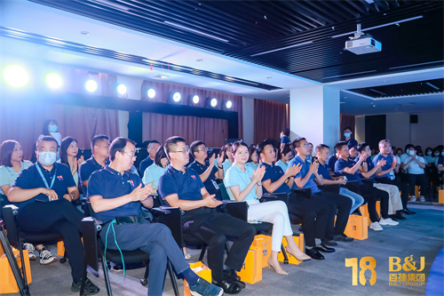 152826138.jpg 0U7A4751.jpg