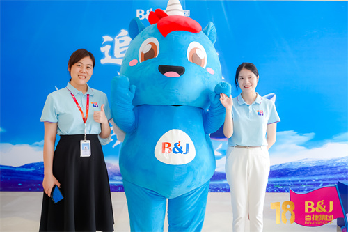 153219514.jpg KX301660.jpg