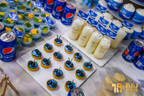 153820108.jpg 0U7A5801.jpg