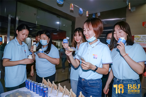 153836744.jpg 0U7A5813.jpg