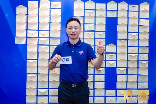 154242560.jpg KX301901.jpg