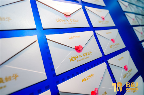 154415113.jpg KX301739.jpg