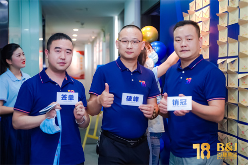 154650488.jpg KX301863.jpg