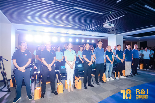 155349365.jpg 0U7A4825.jpg