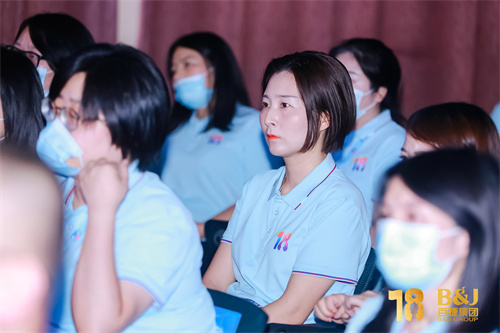 155714126.jpg 0U7A4805.jpg