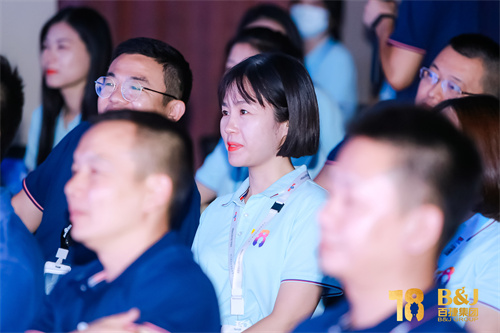 155901136.jpg 0U7A4803.jpg