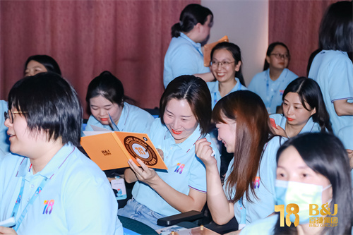 160205779.jpg 0U7A5169.jpg