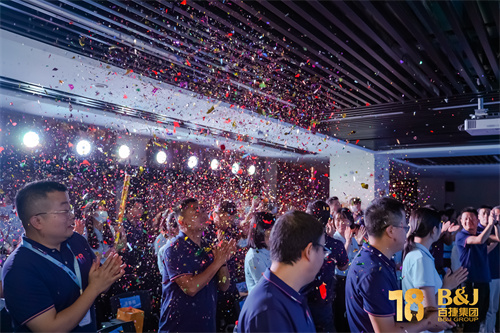 160940125.jpg KX302419.jpg