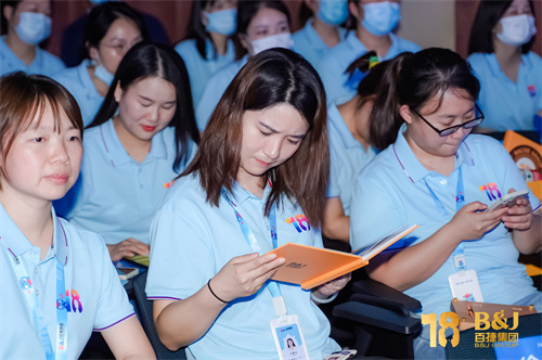 161021310.jpg KX302307.jpg