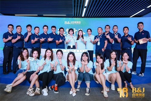 161543139.jpg 0U7A5748.jpg