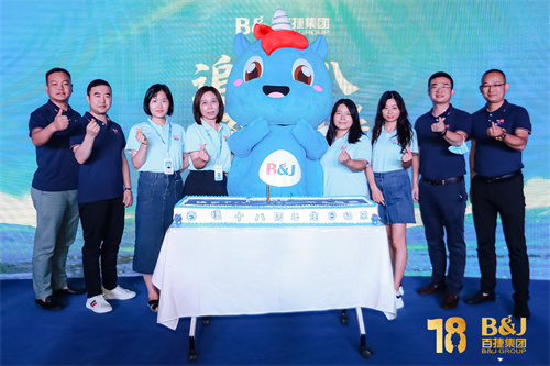 161600299.jpg 0U7A5669.jpg