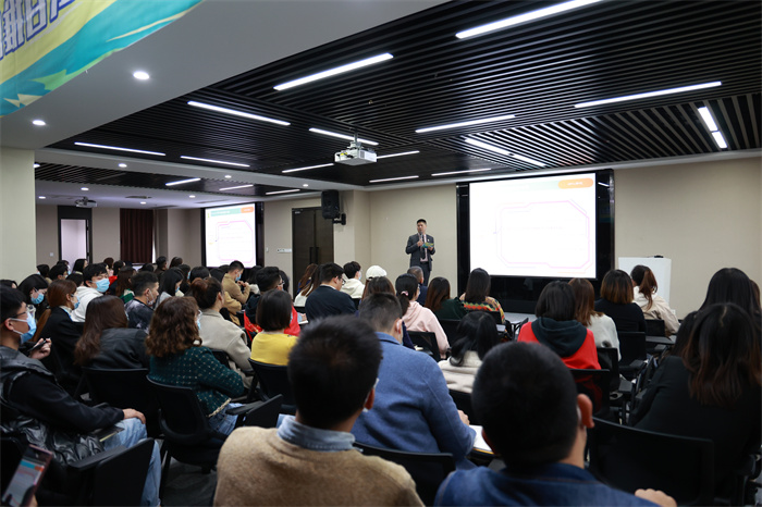 145619388.jpg LS8A0170.jpg