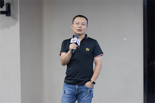 150342221.jpg LS8A1897-2.jpg